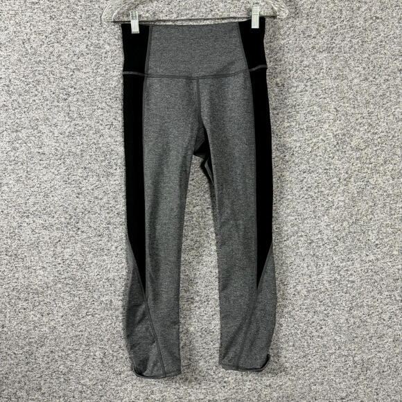 Lululemon Women's Size 6 Gray Black On Your Mark Cropped Activewear Leggings - Picture 1 of 9